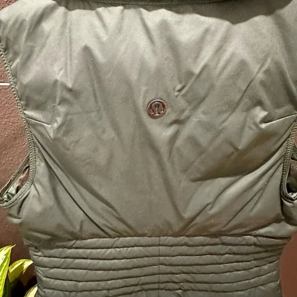 SOLD Lululemon Fluffin Awesome Vest - Picture 7 of 11